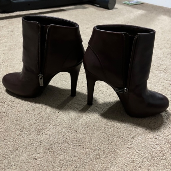 Brown leather Booties - Picture 3 of 4